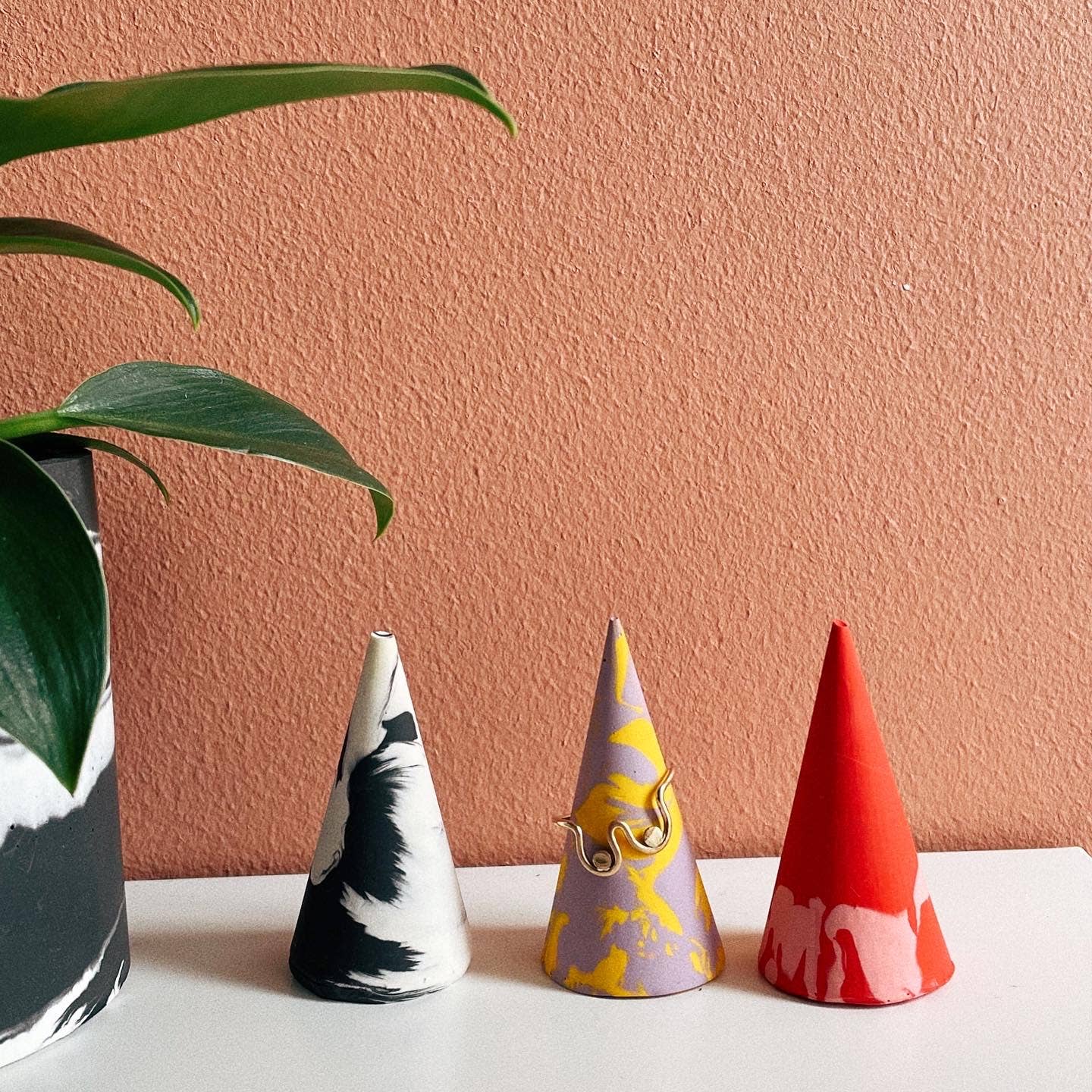 Jesmonite Marble Ring Cone