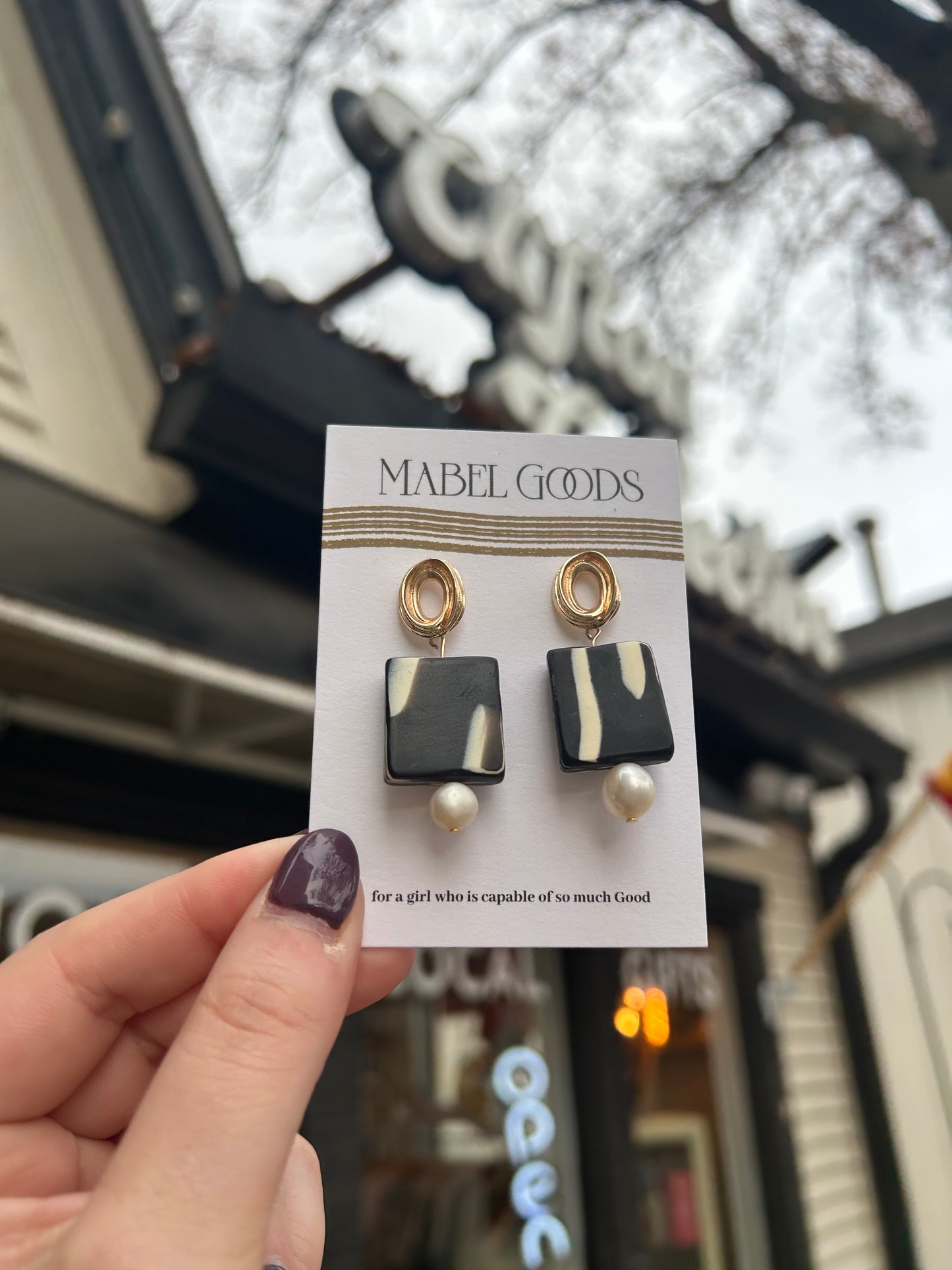 Black Square Beads Earrngs