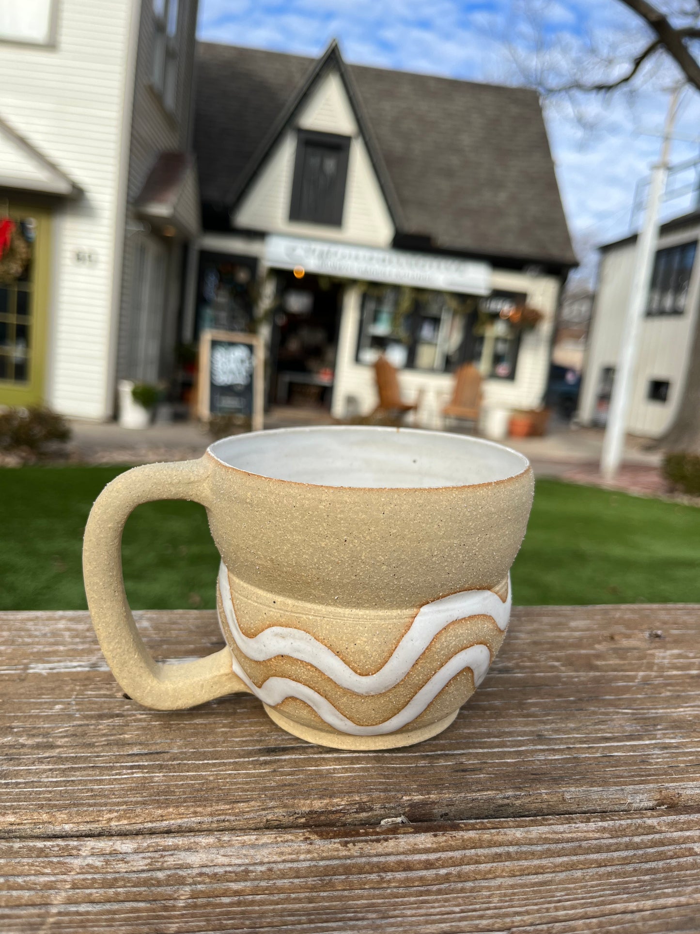 Kincaid White Swirl Mug